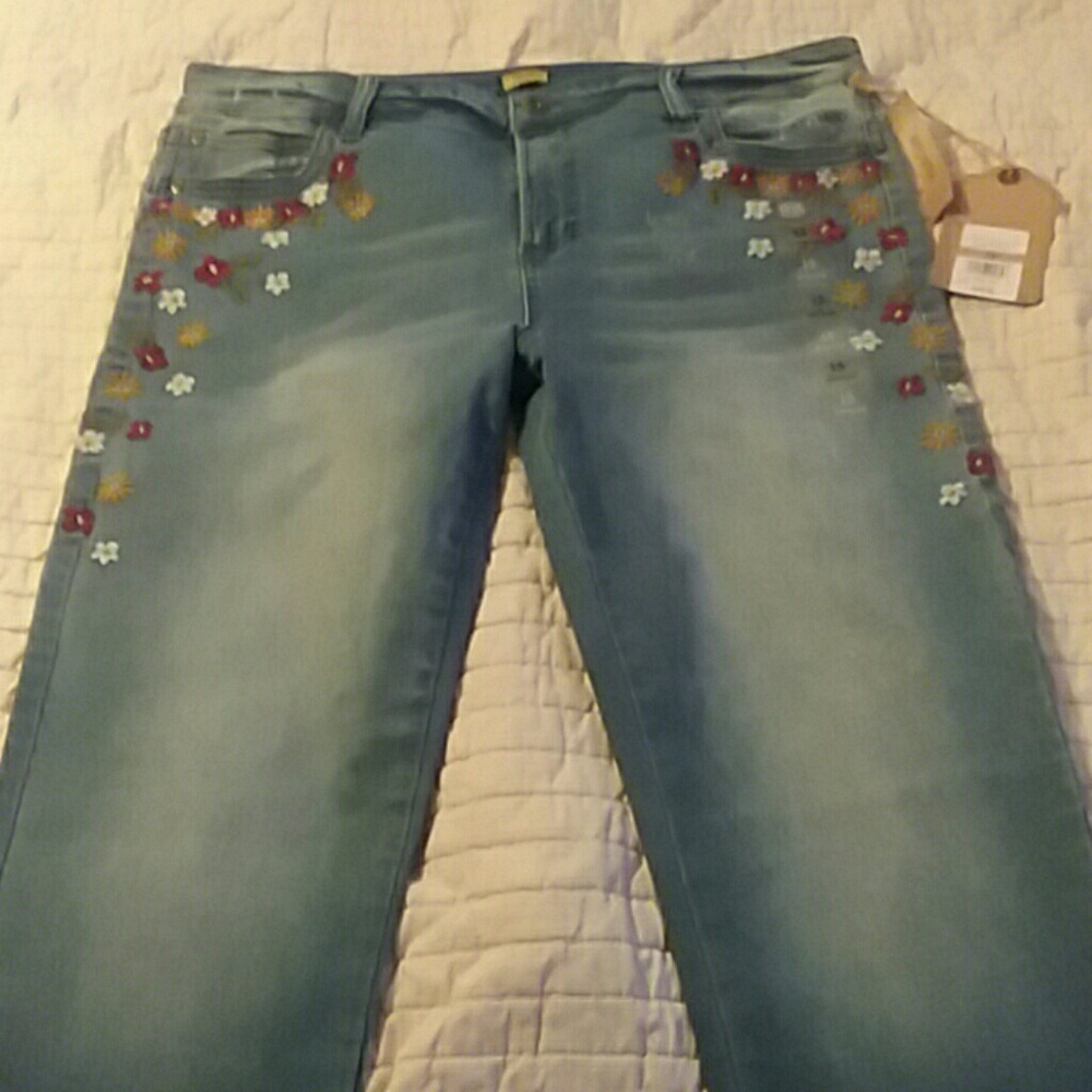 Womens/Juniors size 15 True Craft jeans NWT!!!